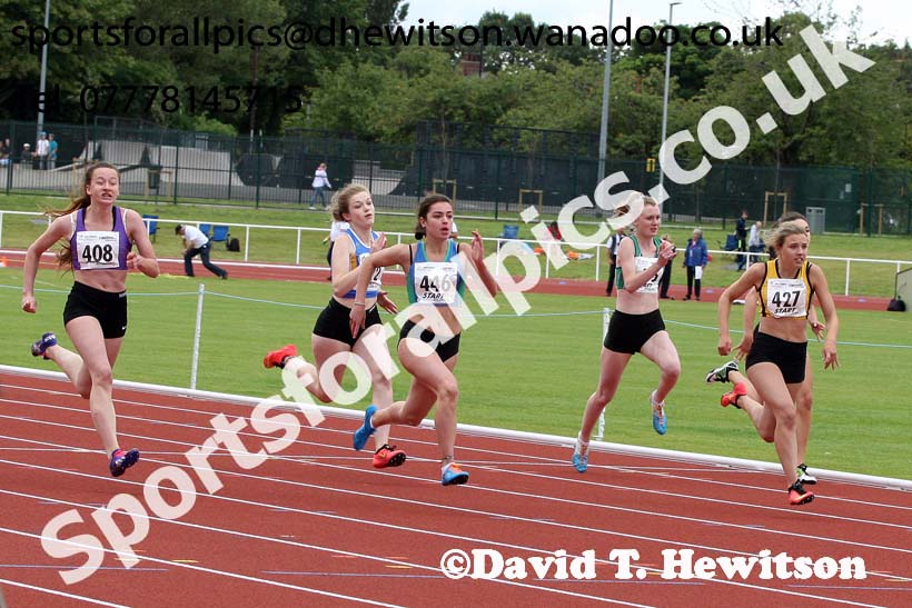 Under-17 womens 100 metres. Photo: David T. Hewitson/Sports for All Pics